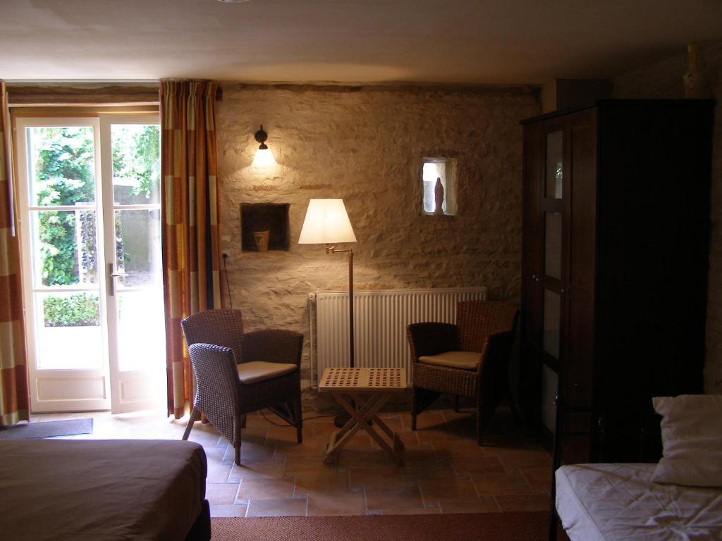 Charme Hotel La Dominotte Demigny Room photo