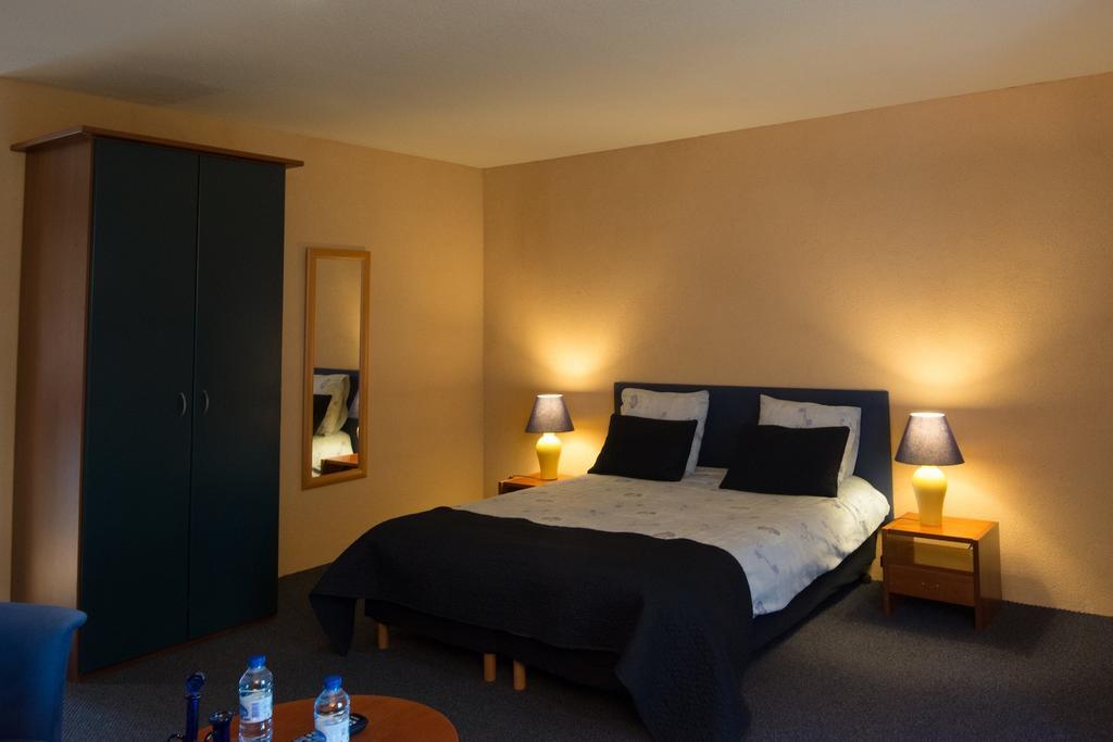 Charme Hotel La Dominotte Demigny Room photo