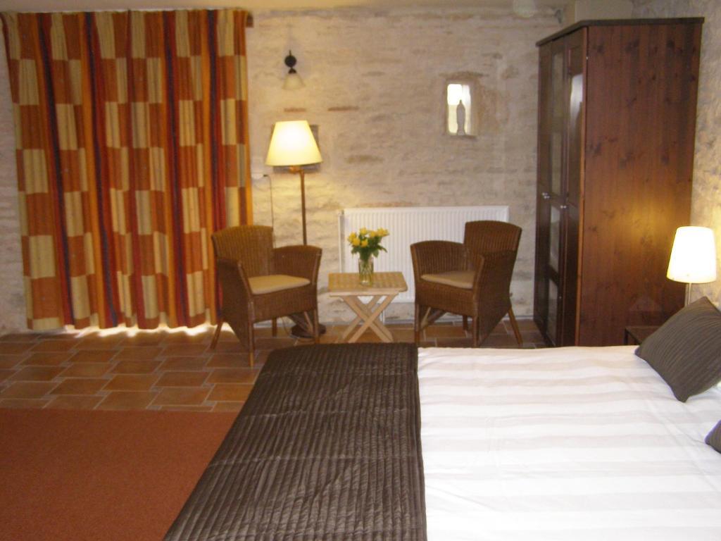 Charme Hotel La Dominotte Demigny Room photo