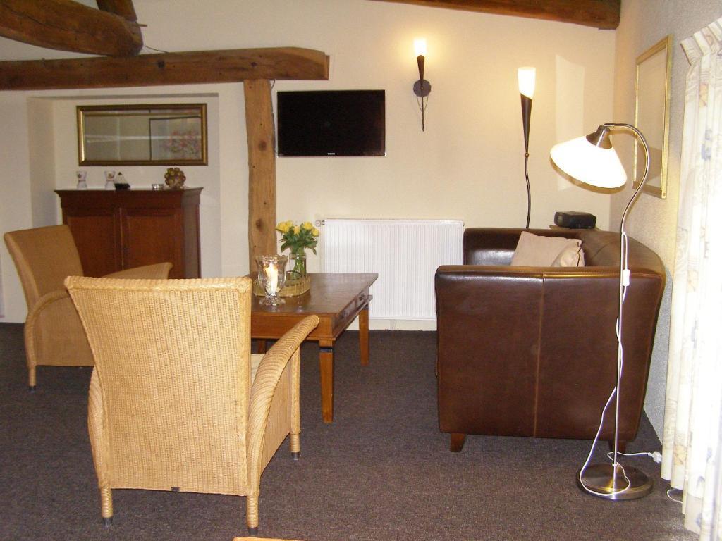 Charme Hotel La Dominotte Demigny Room photo